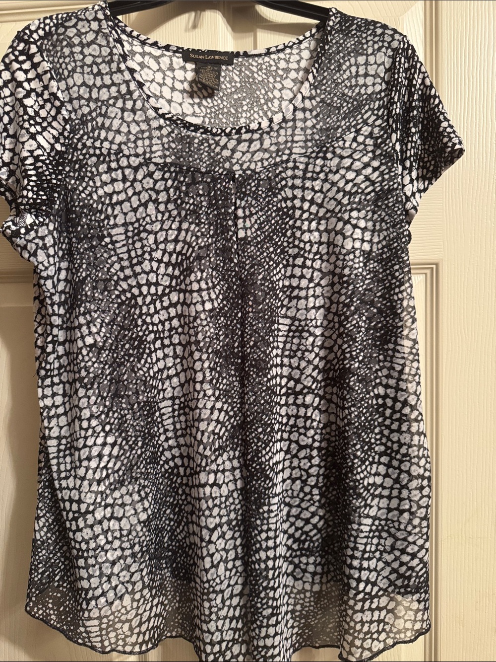 Susan Lawrence Black & White Abstract Print Short Sleeve Tee